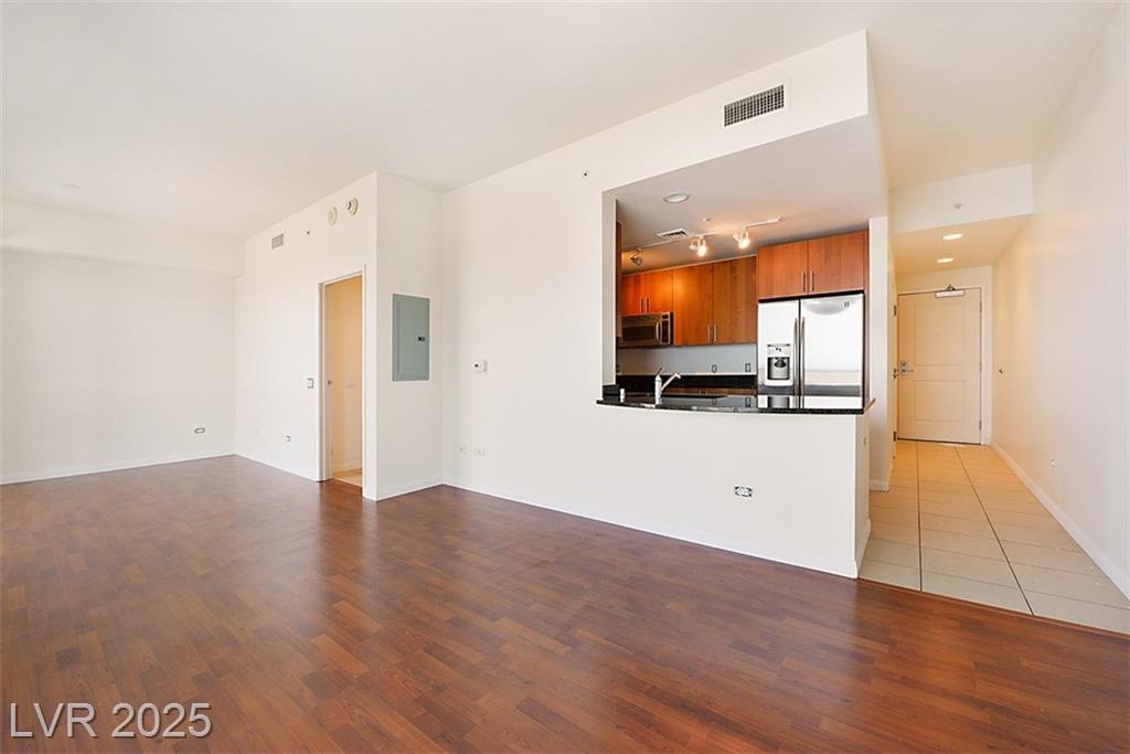 200 Sahara AVE