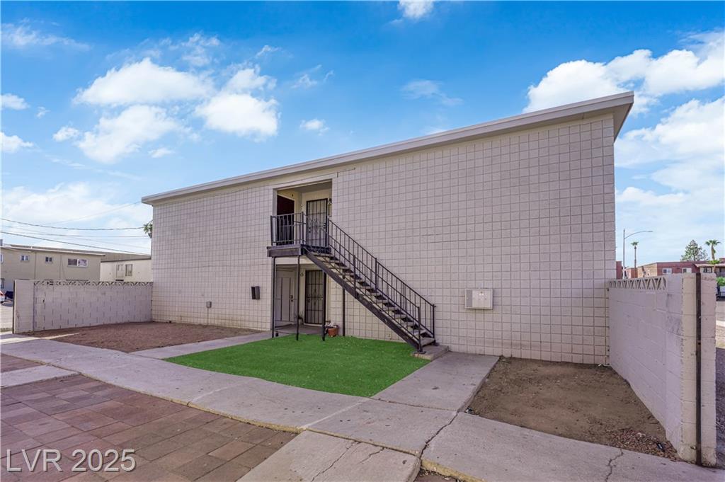 2908 Poplar AVE