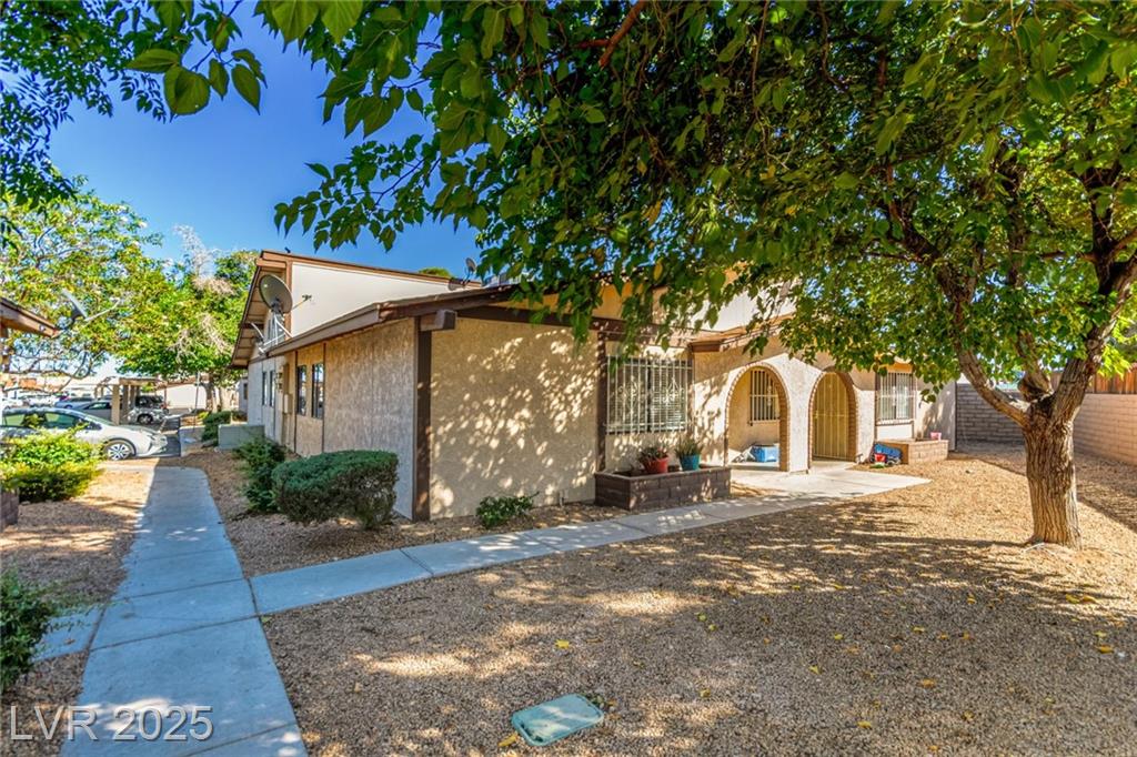 5917 Smoke Ranch RD