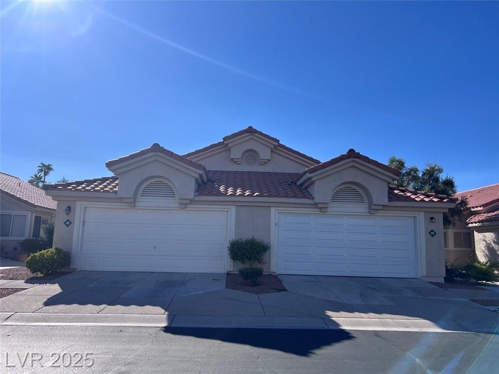 613 Yacht Harbor DR