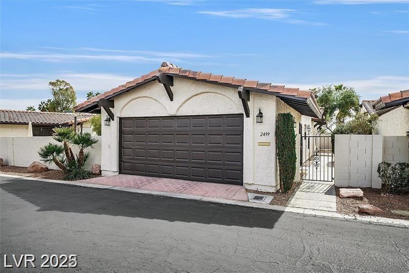 2499 Swan LN