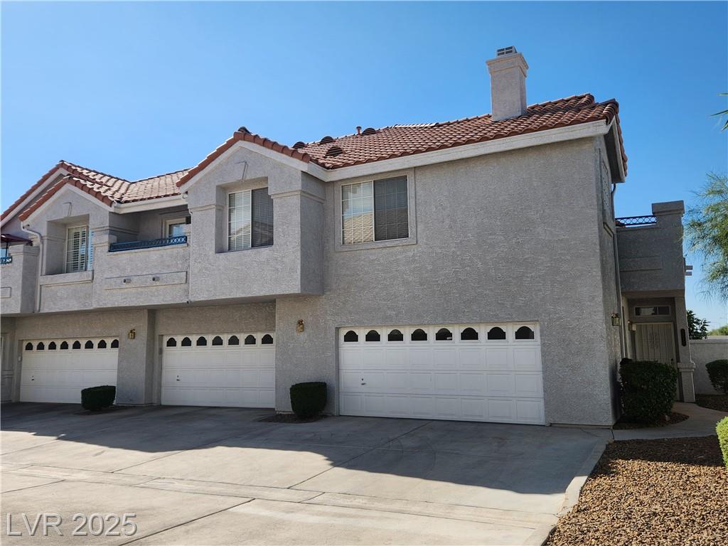 5201 Torrey Pines DR