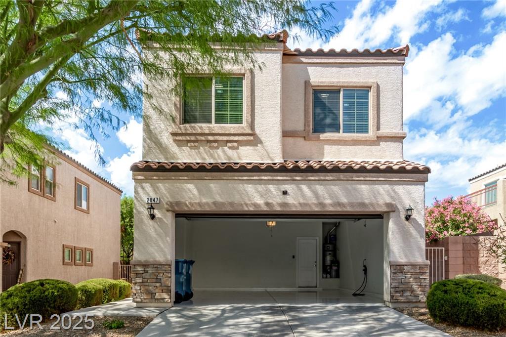 2847 Glass Vine CT