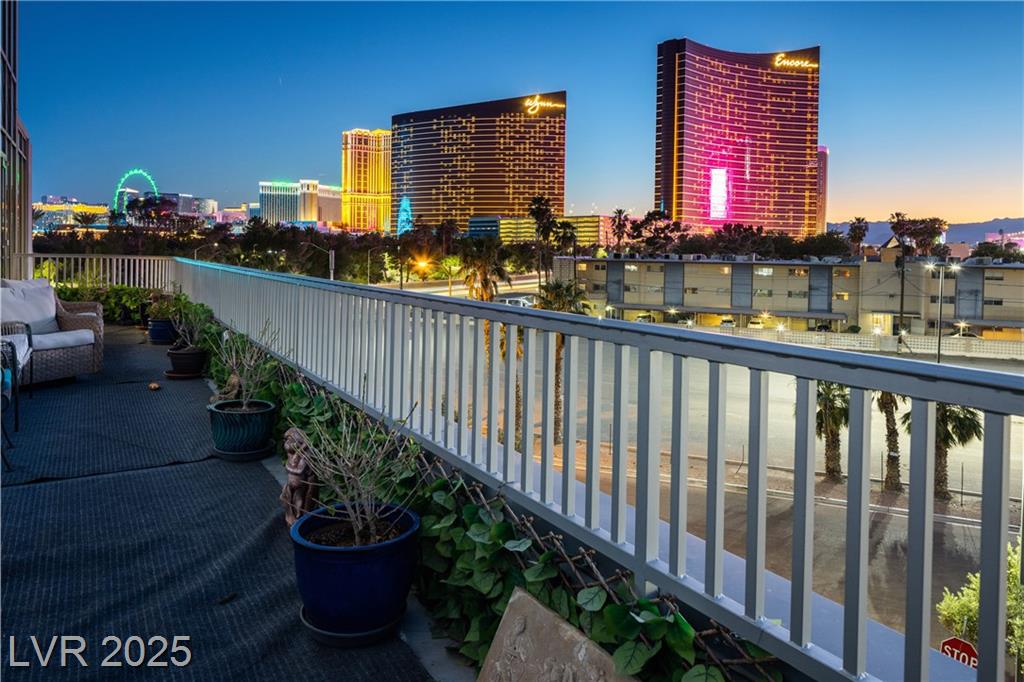 360 Desert Inn RD