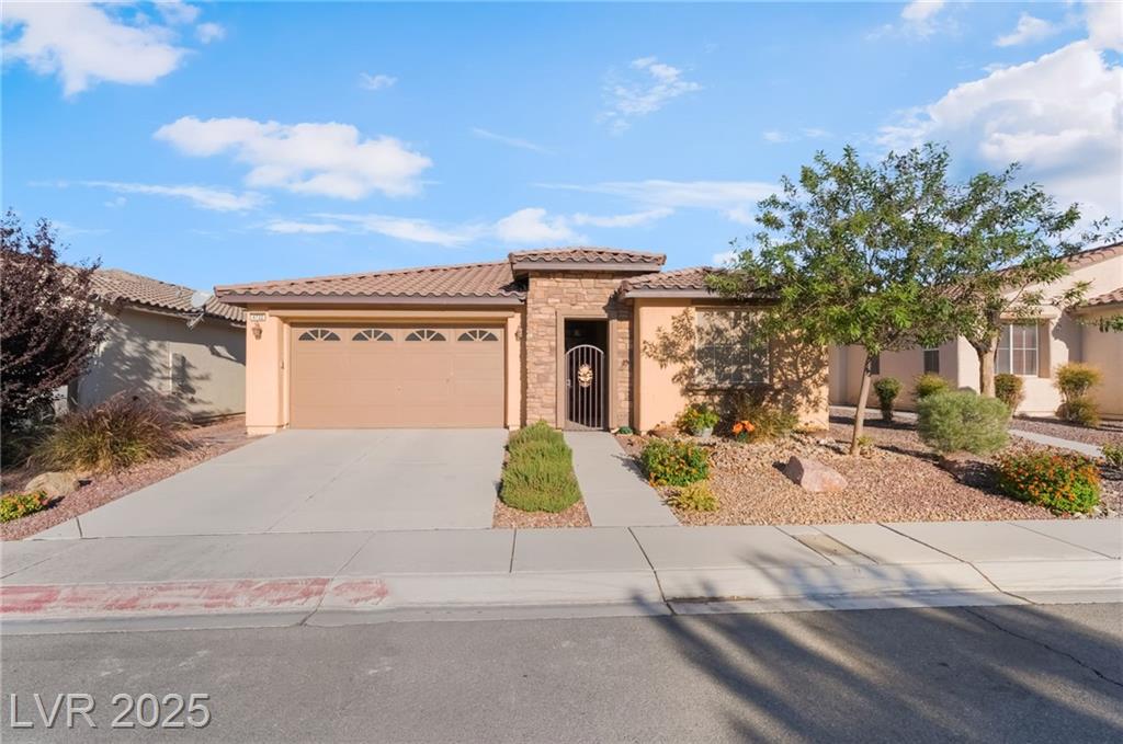 4732 Adriano WAY