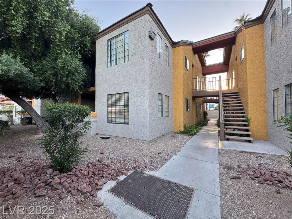 2700 RAINBOW BLVD