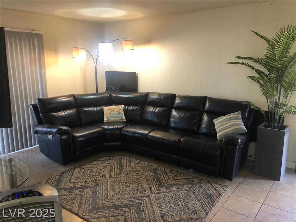 5116 River Glen DR