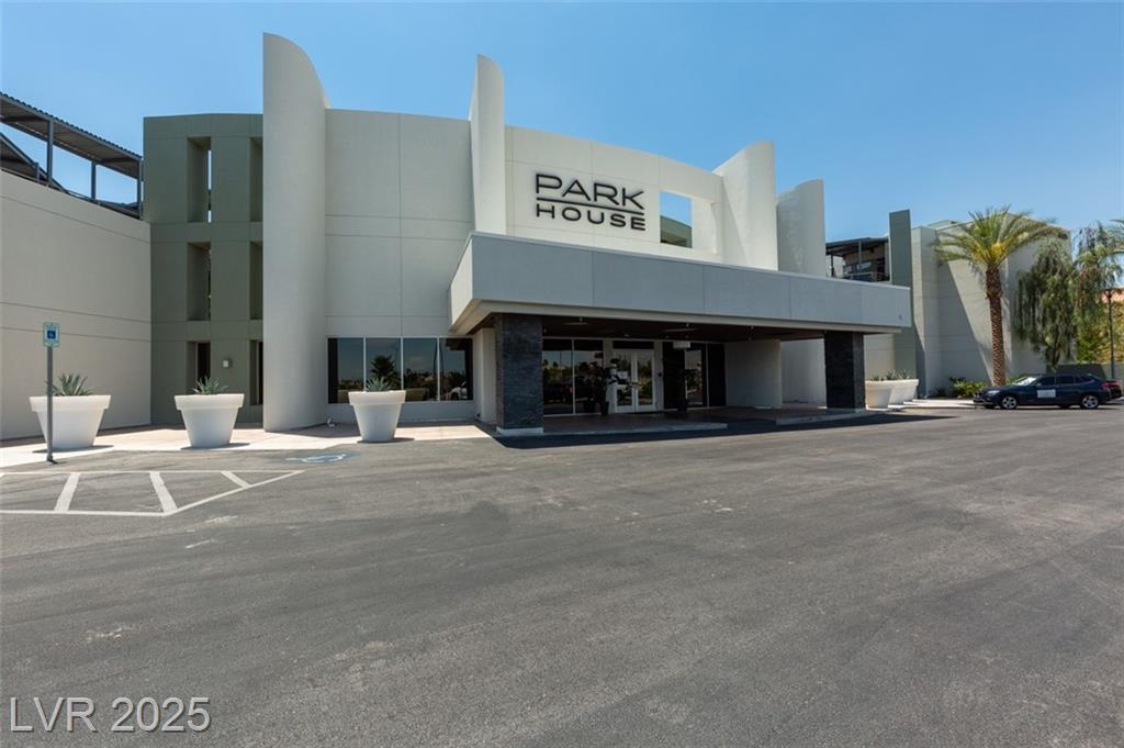 8925 Flamingo RD