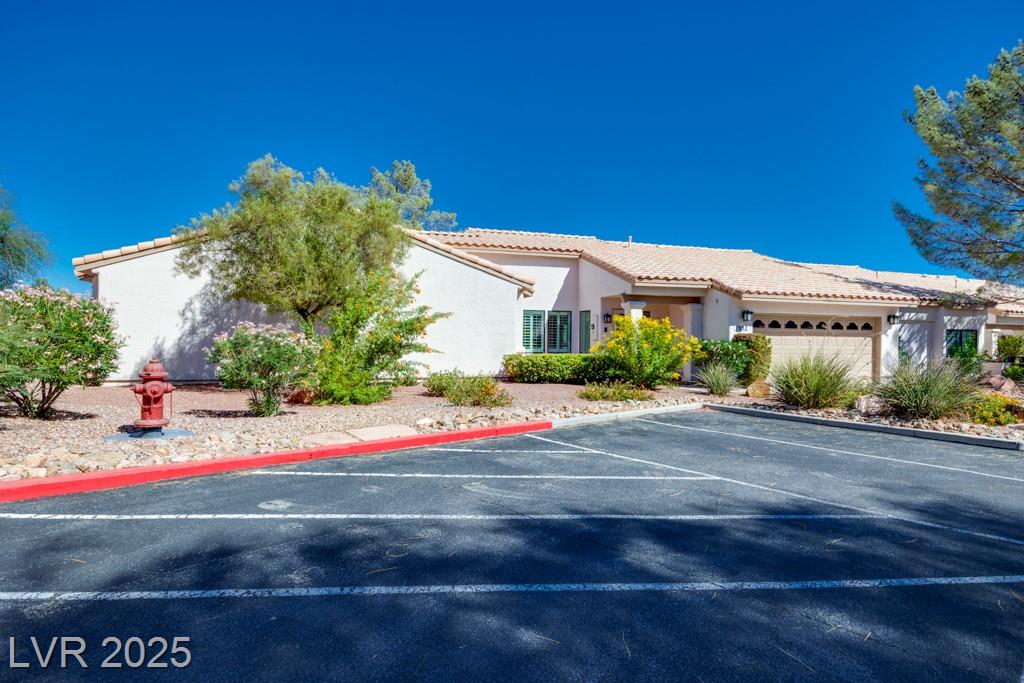 1952 Barranca DR