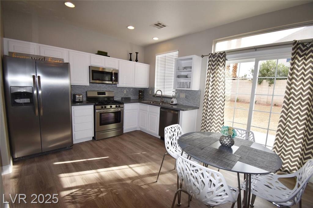 1029 Sweeping Vine AVE