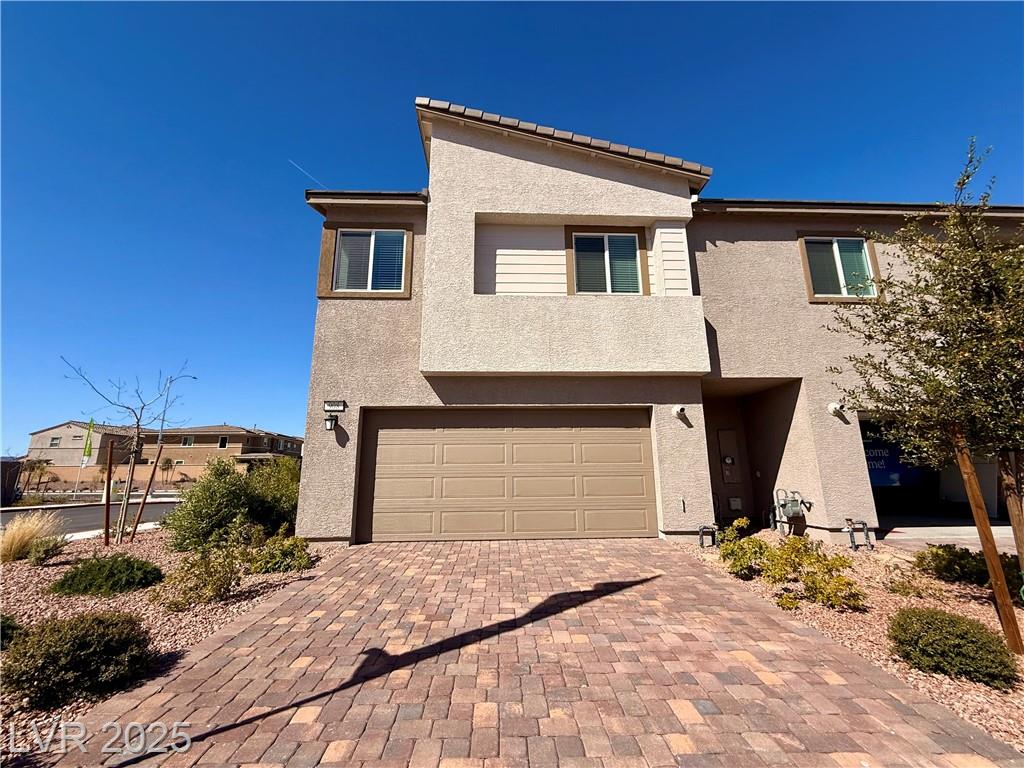 908 Cadence View WAY