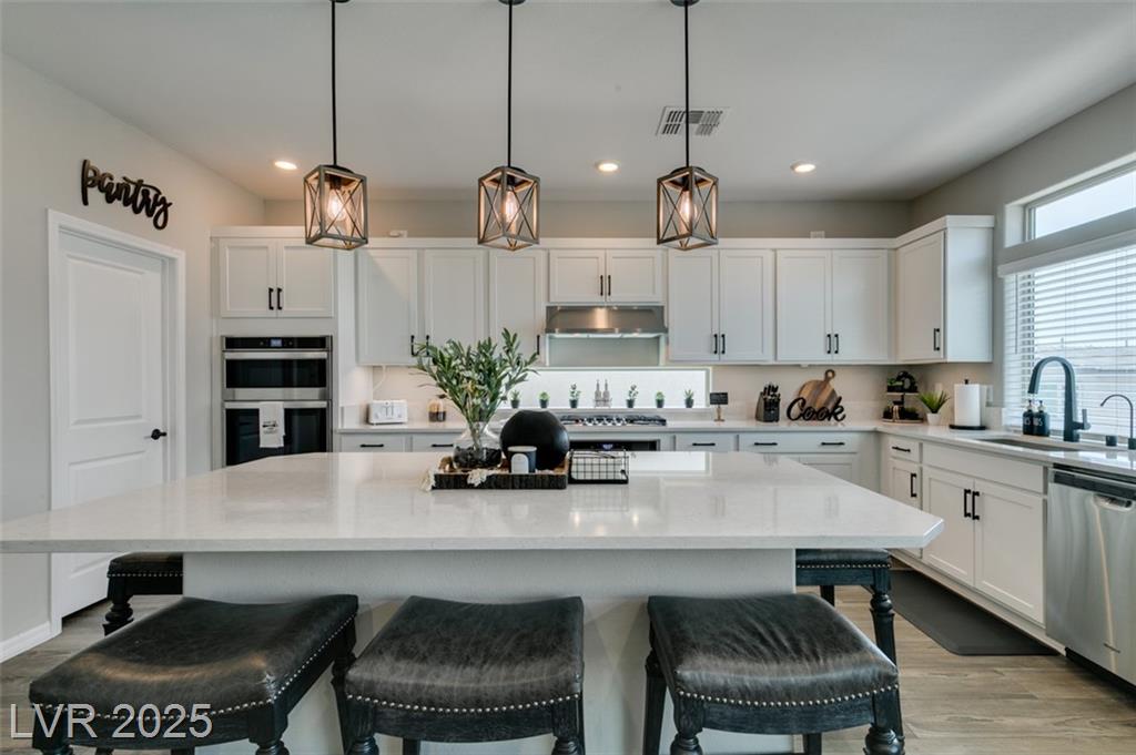 7077 Sunland Hills AVE