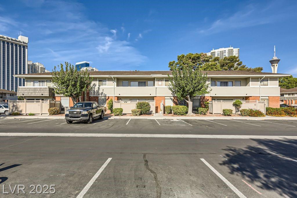 639 Oakmont AVE