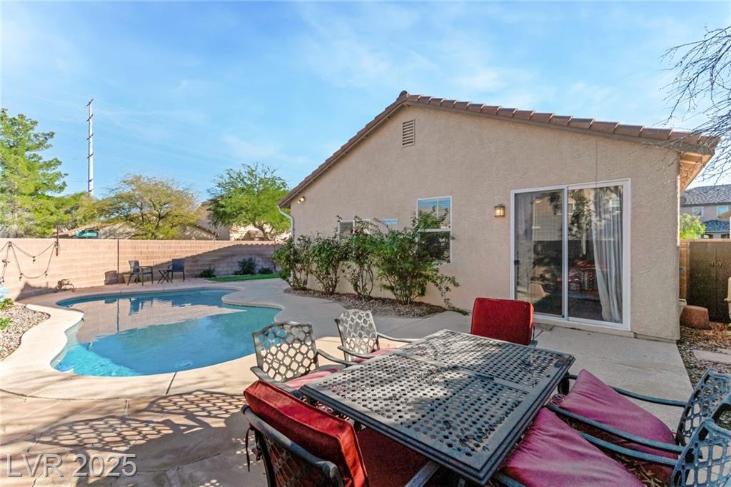 4904 Apache Valley AVE