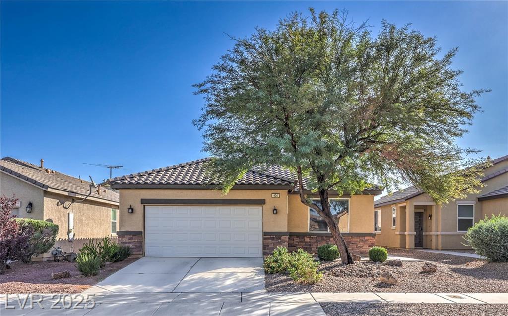 936 Aspen Cliff DR