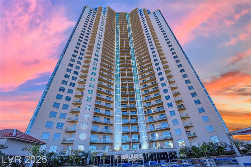 200 Sahara AVE