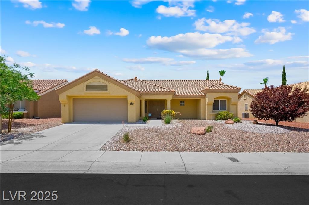 2517 Desert Sands DR