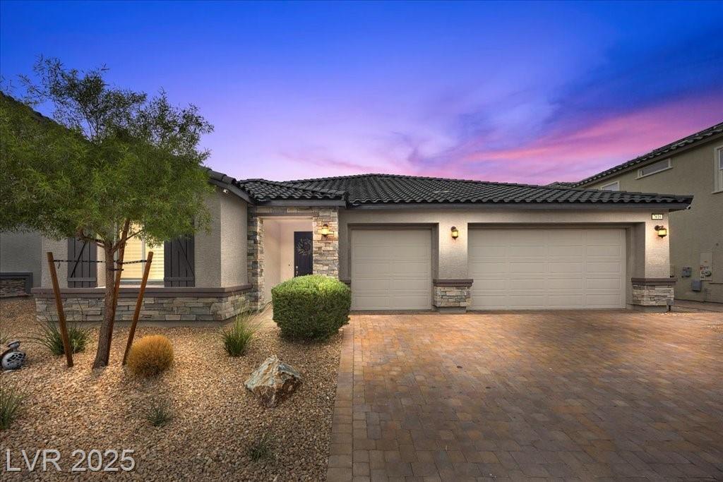 7616 Mojave Evening ST