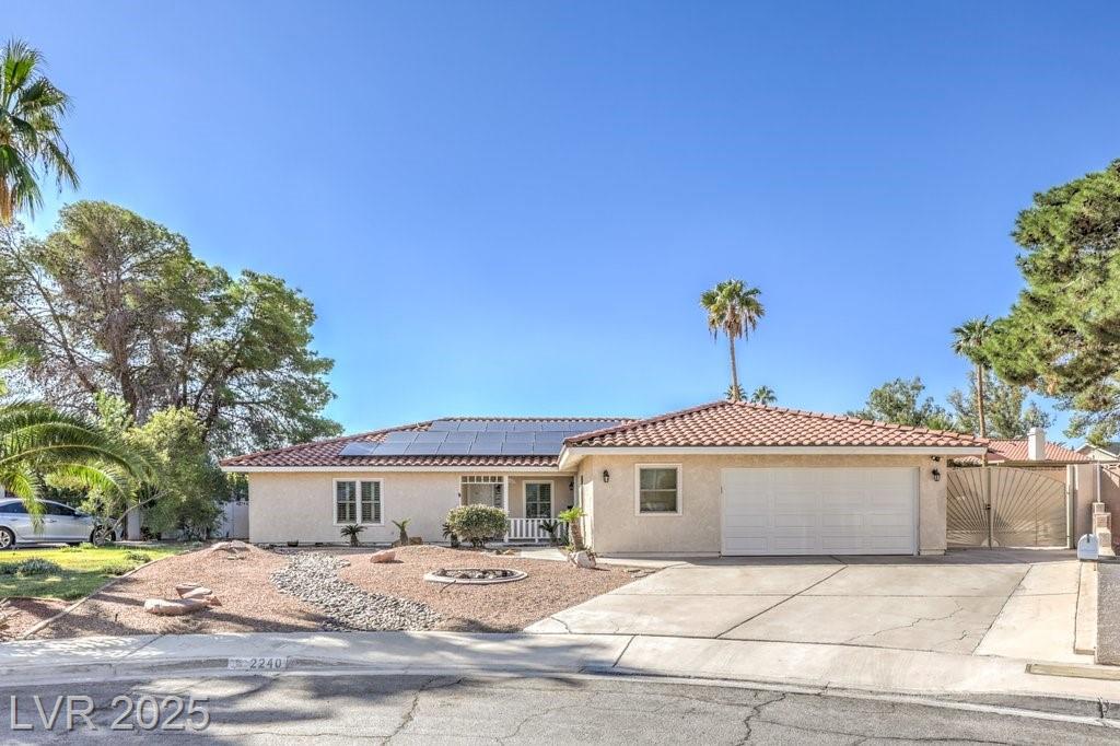 2240 Grayson CIR