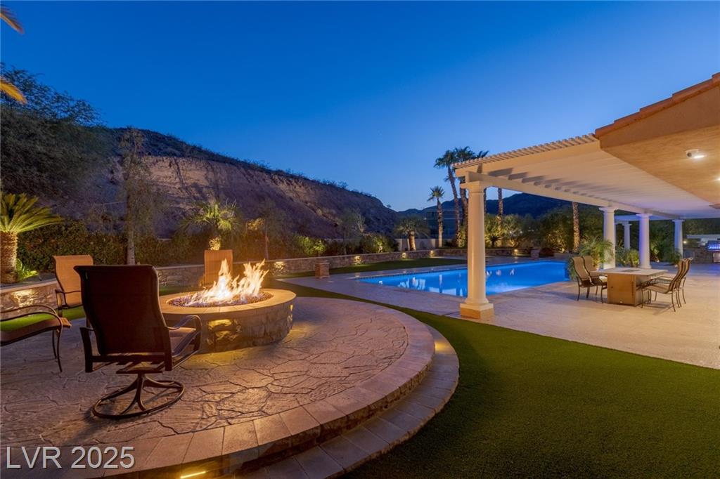 214 Desert Rose CT