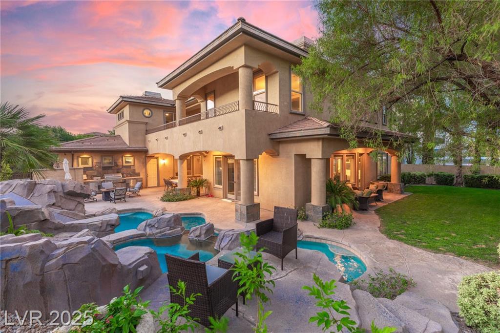 9505 Tournament Canyon DR