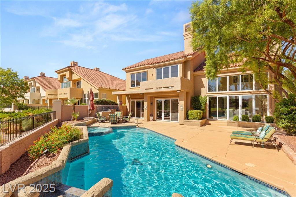 7869 Bermuda Dunes AVE