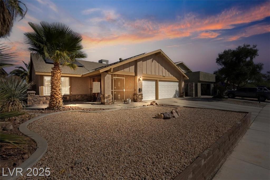 6764 Groveview LN