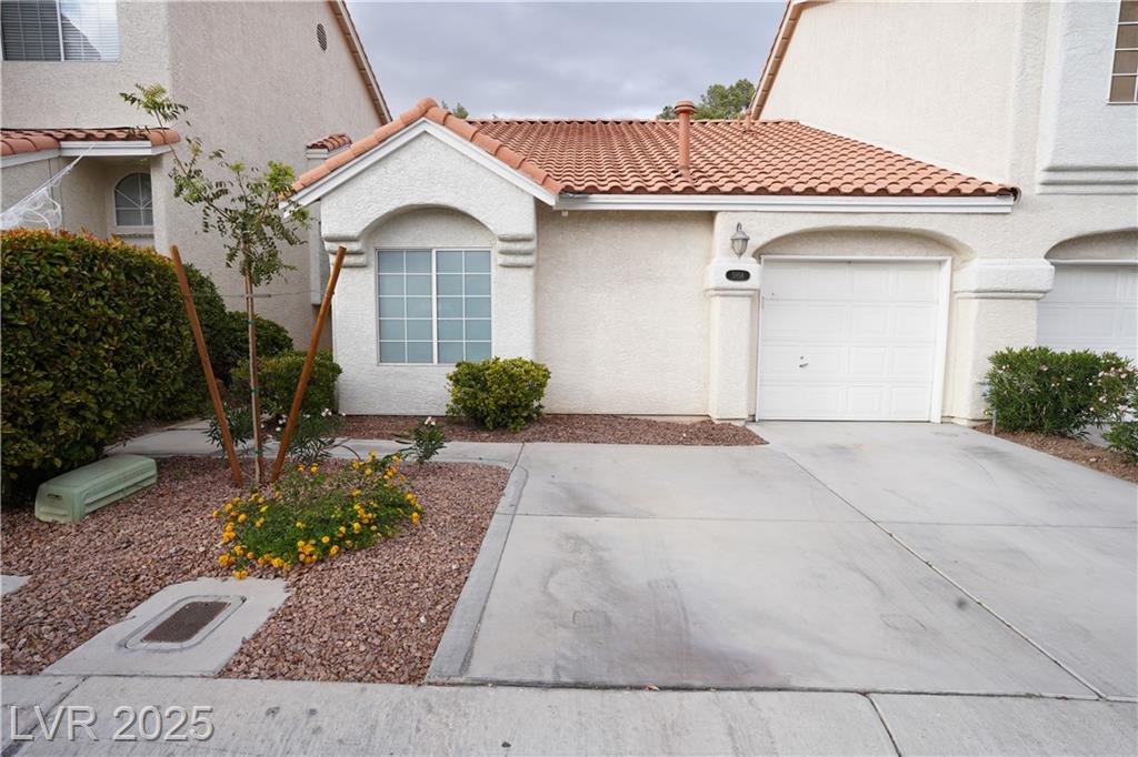 5958 Greenery View LN