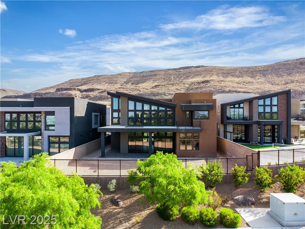 5364 Succulent Rose DR