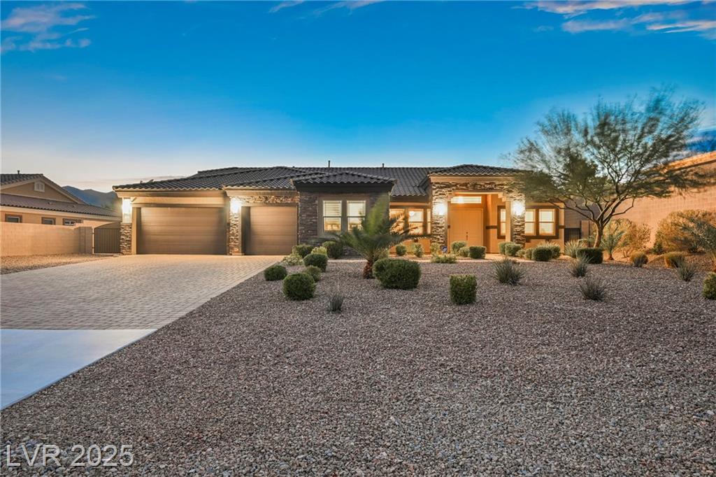 5841 Michelli Crest WAY