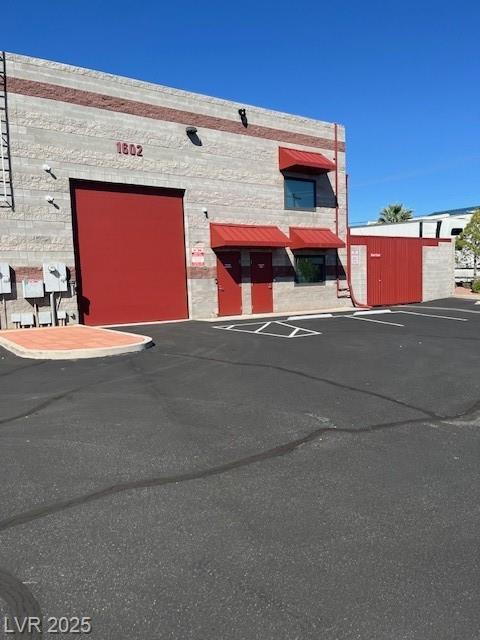 1602 Foothill DR