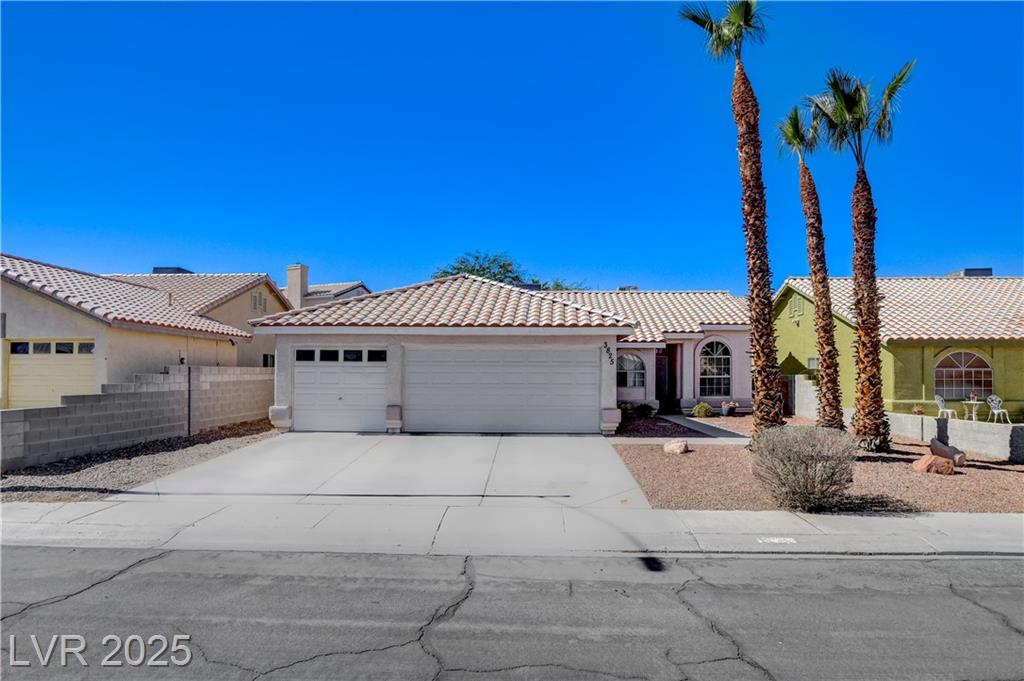 3825 Iverson LN