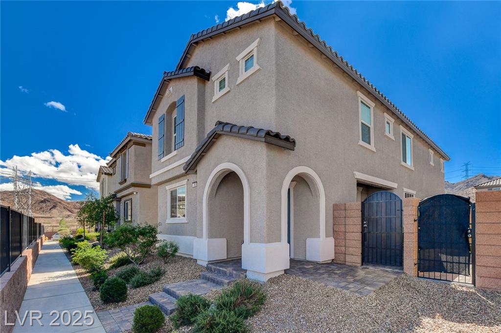 1360 Cerulean AVE