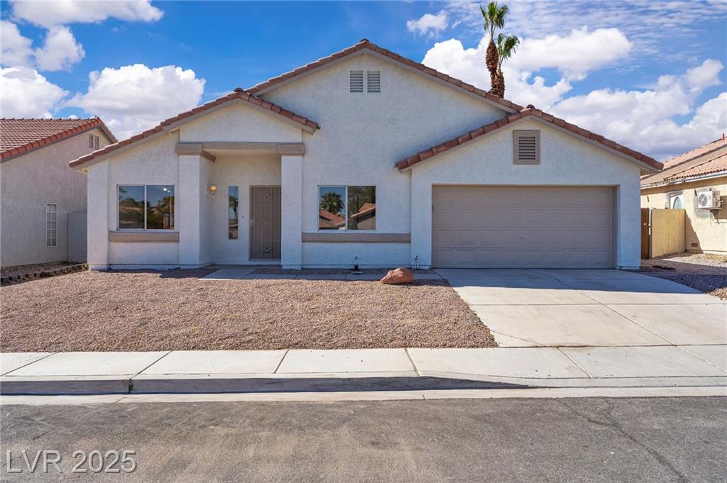 729 Gullwing LN