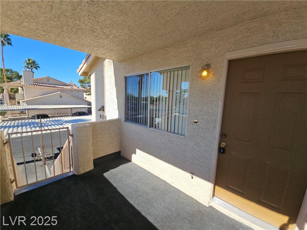 909 SULPHUR SPRINGS LN