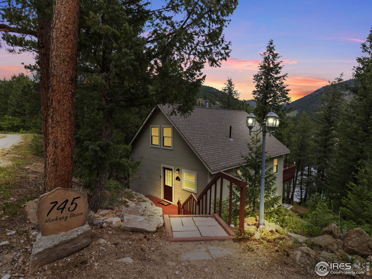 745 Hickory Dr