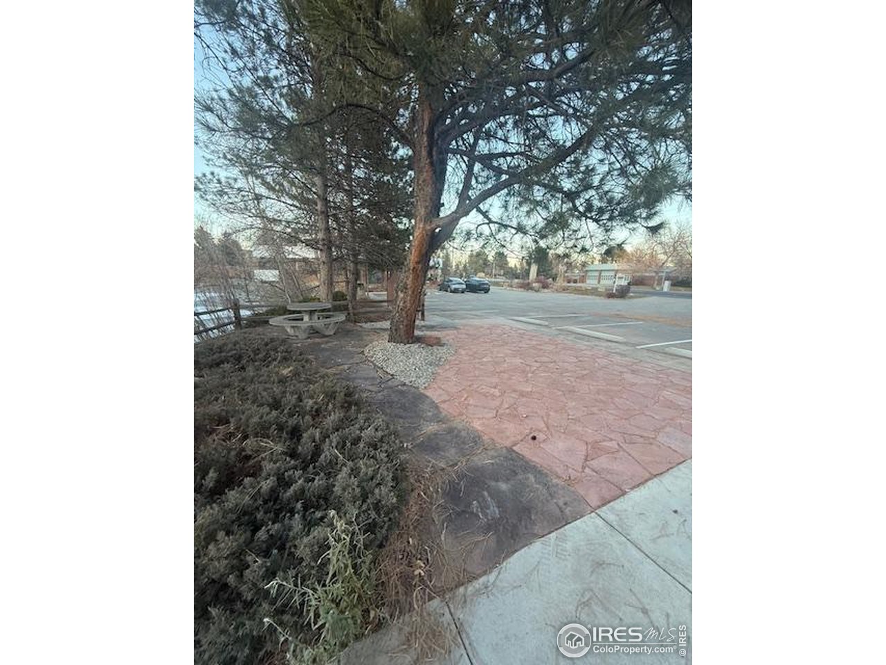 2677 N Taft Ave