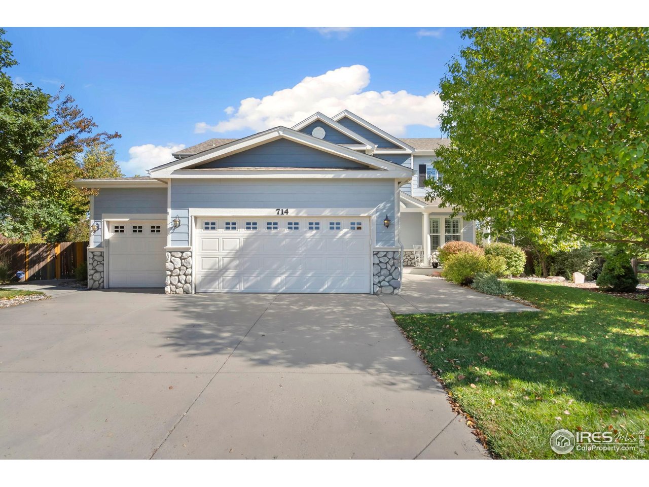 714 Fairbourne Way