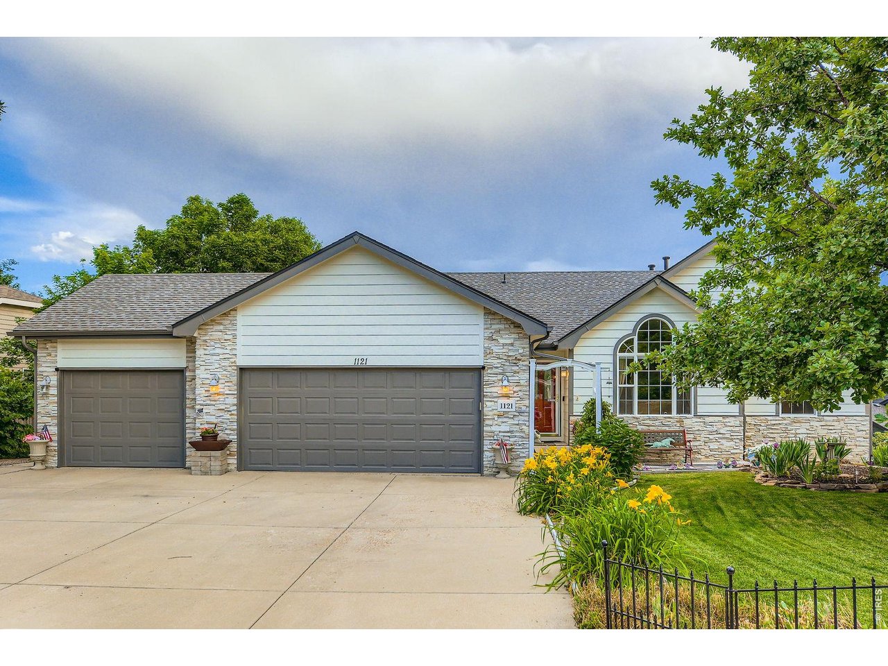 1121 Country Acres Ct