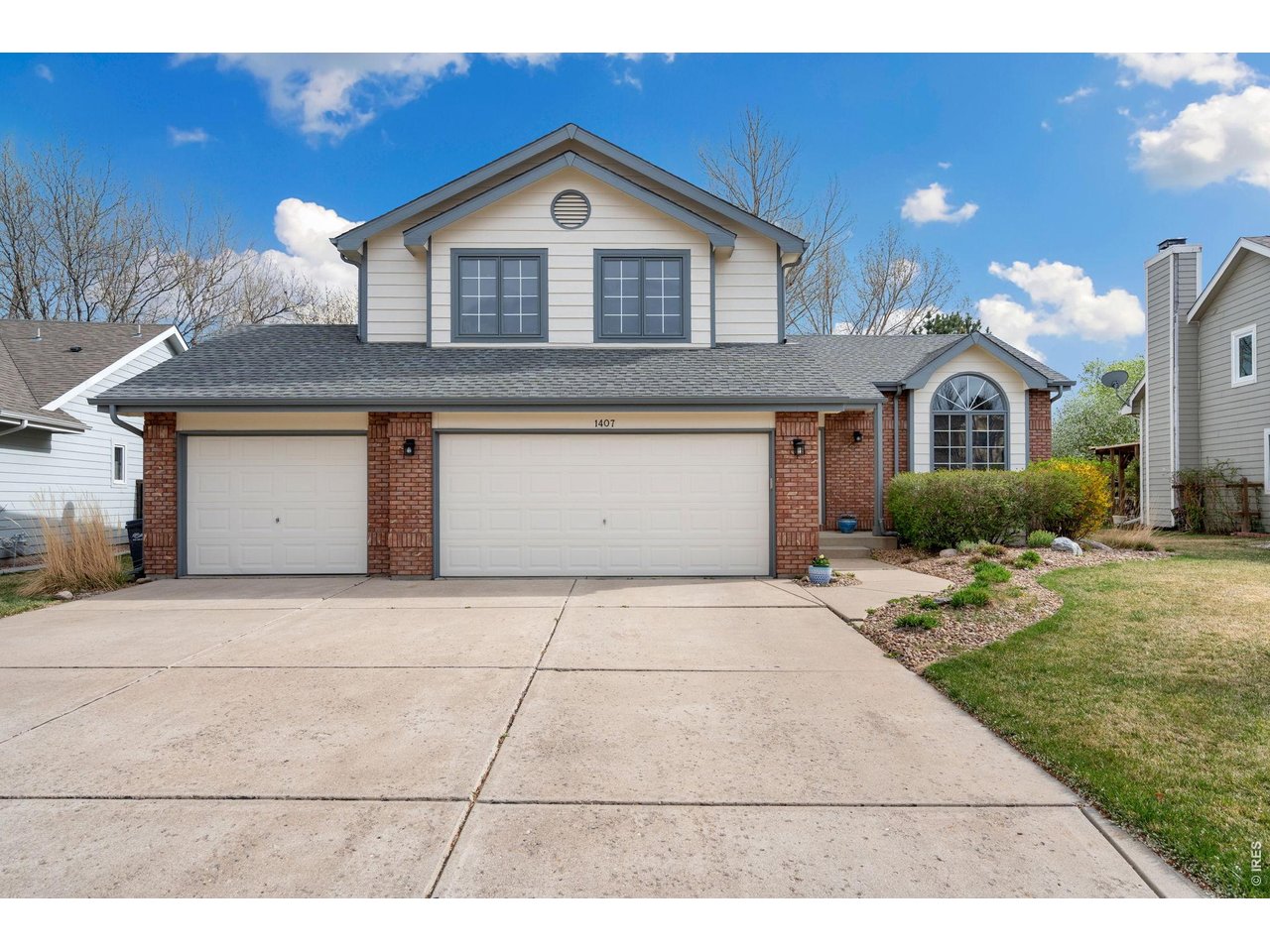 1407 Silk Oak Dr