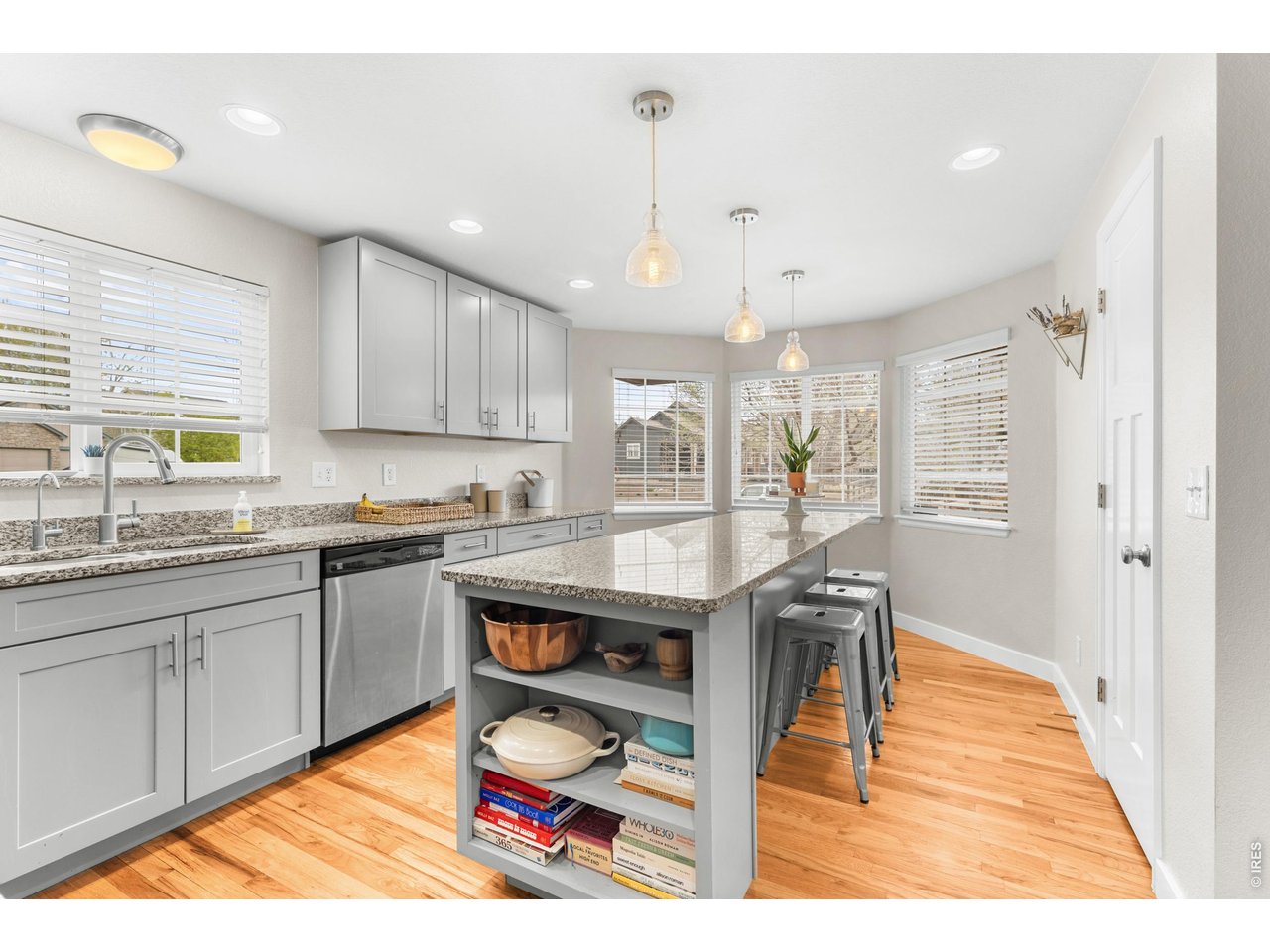 407 Maplewood Dr