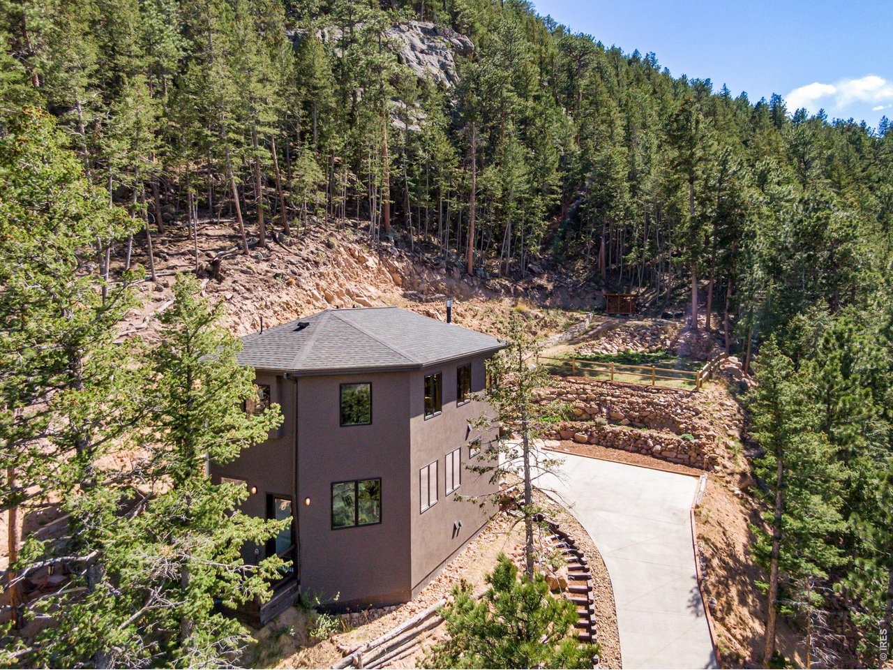 80 Lookout Dr