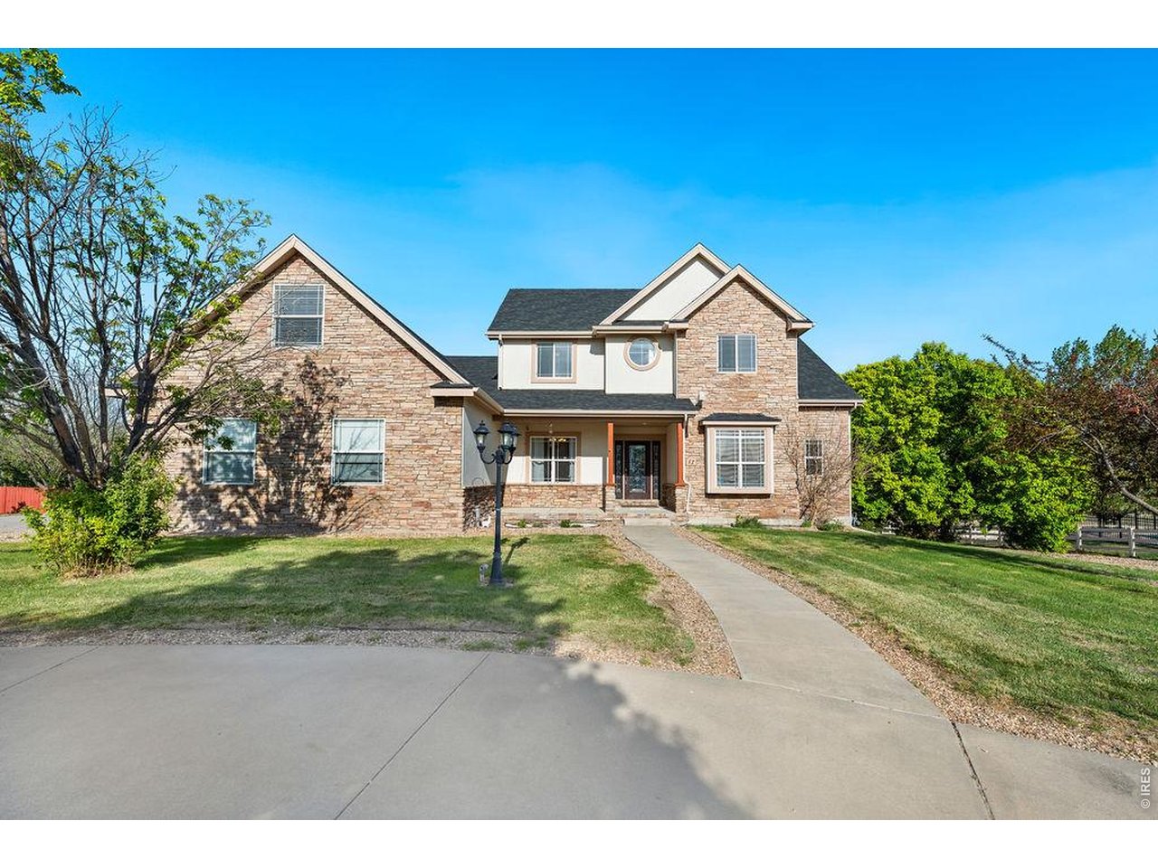 52 Lakeview Cir