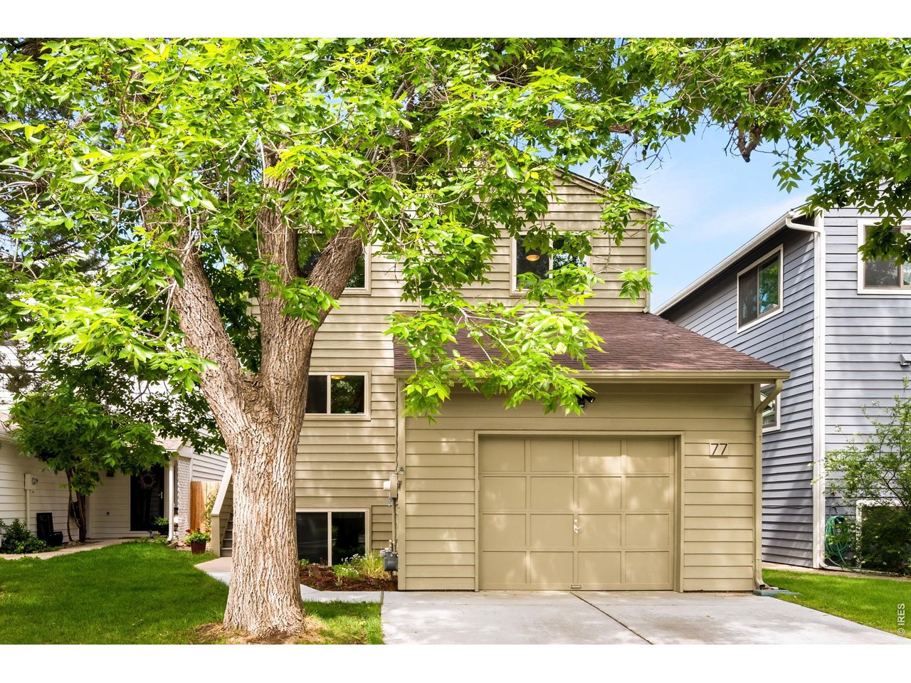 77 Genesee Ct