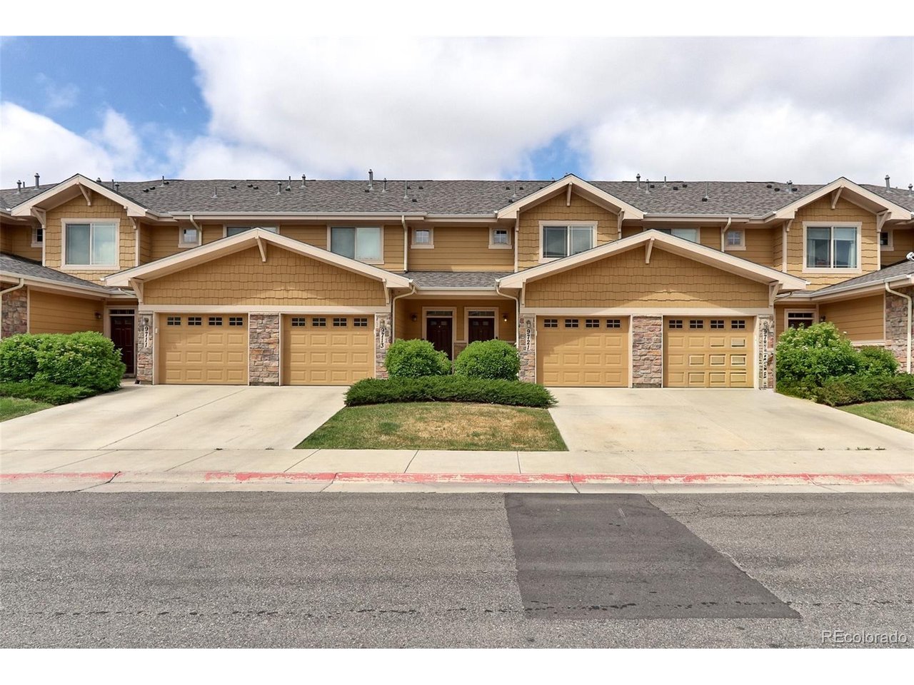 9721 Dahlia Ln