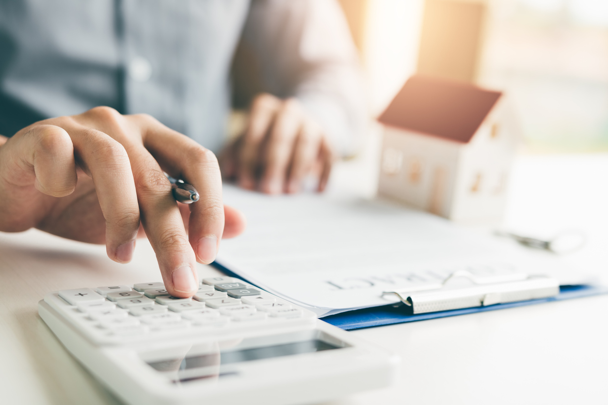 Camarillo Real Estate Investor Crunching Numbers to Determine his ROI