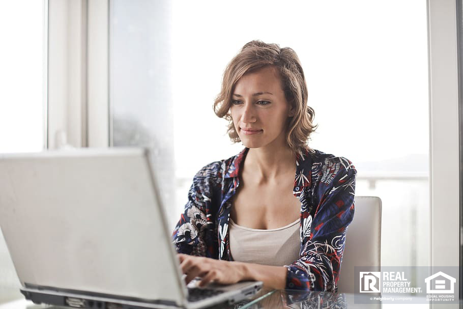 Property Manager Answering Tenant Emails