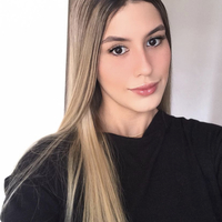 Nicole 