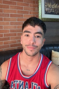 Roommate Esteban buscando habitación en Bello