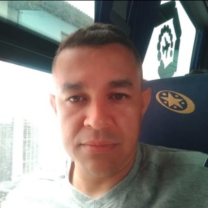 Roommate Carlos maria buscando habitación en Medellín